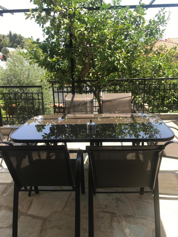 Paris Apartment 네오스마르마라스 외부 사진
